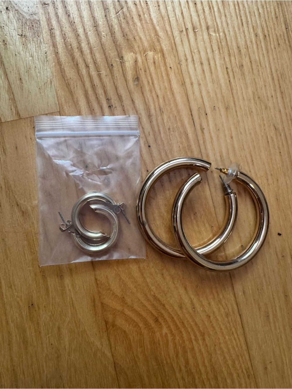 Classic gold Hoop Earrings - Pair